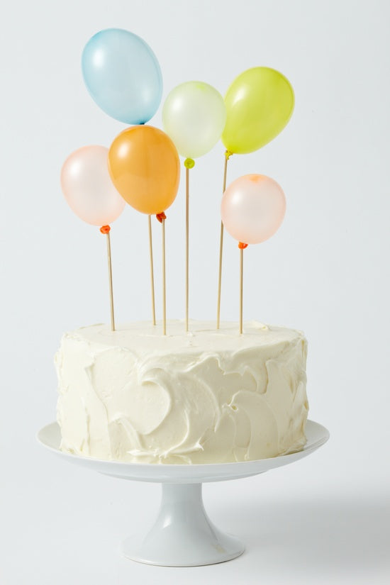 DIY :: Simple Inflatable Birthday Balloon Cake Topper