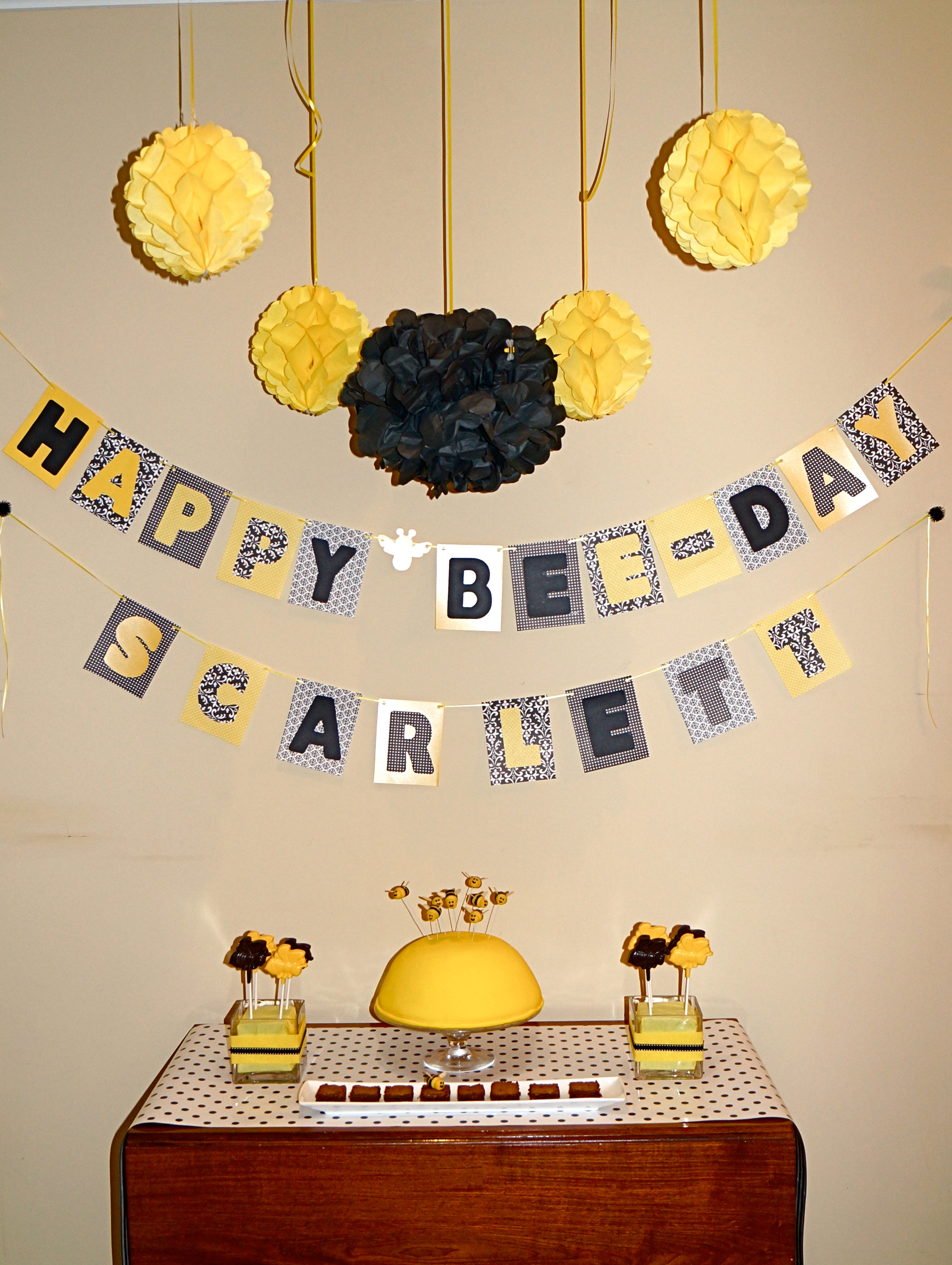 kids birthday party bee-day bumble bee theme modern