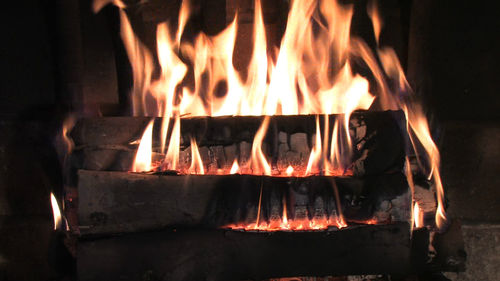 Friday Find: Fire It Up with an Instant Fireplace DVD for Christmas