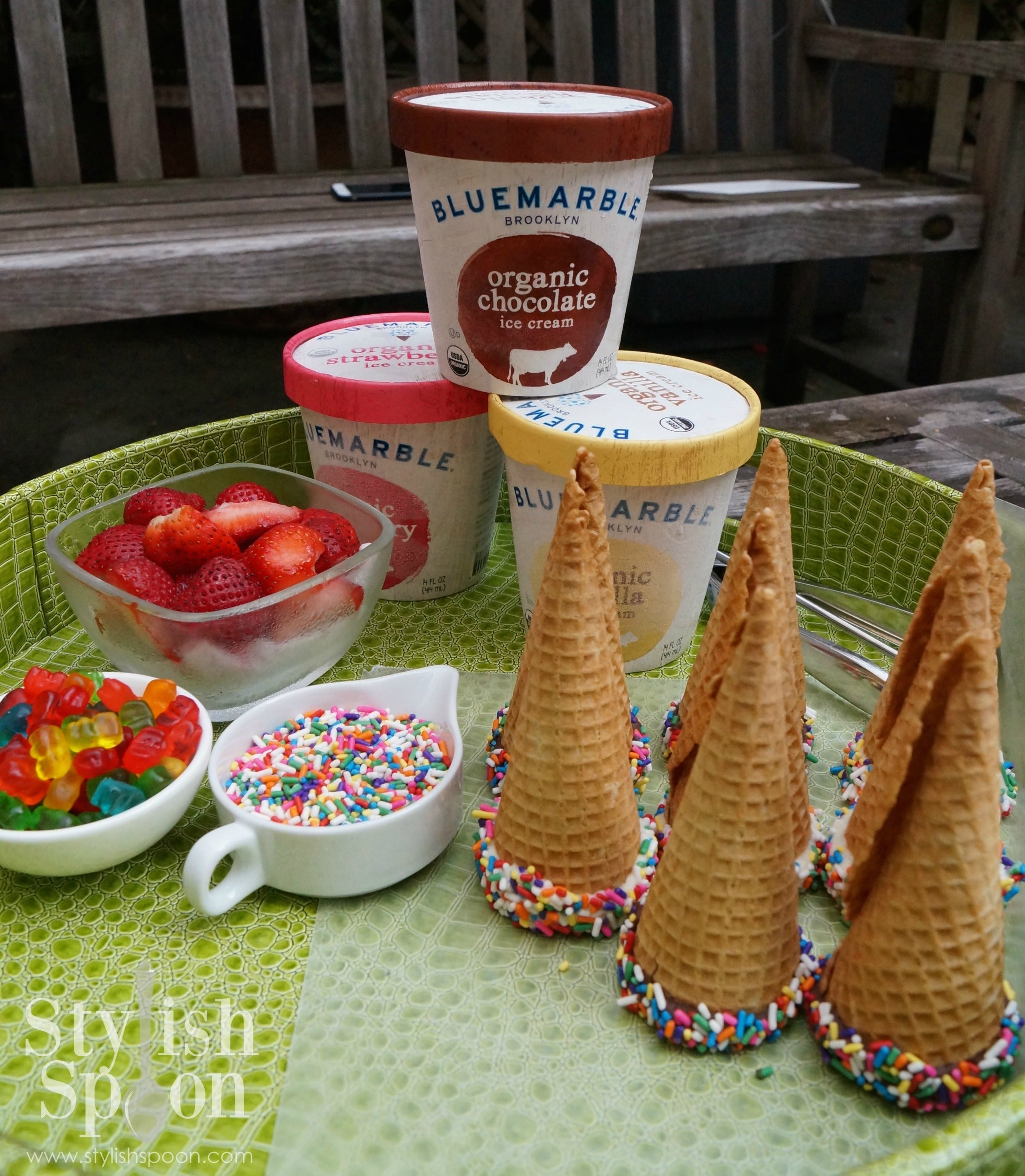  DIY  :: Sprinkle Covered Ice Cream Cones